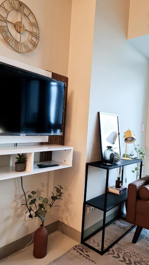Luxe Bonifacio Global City Taguig Uptown Condo Hotel 1 Bedroom Suite Exterior photo
