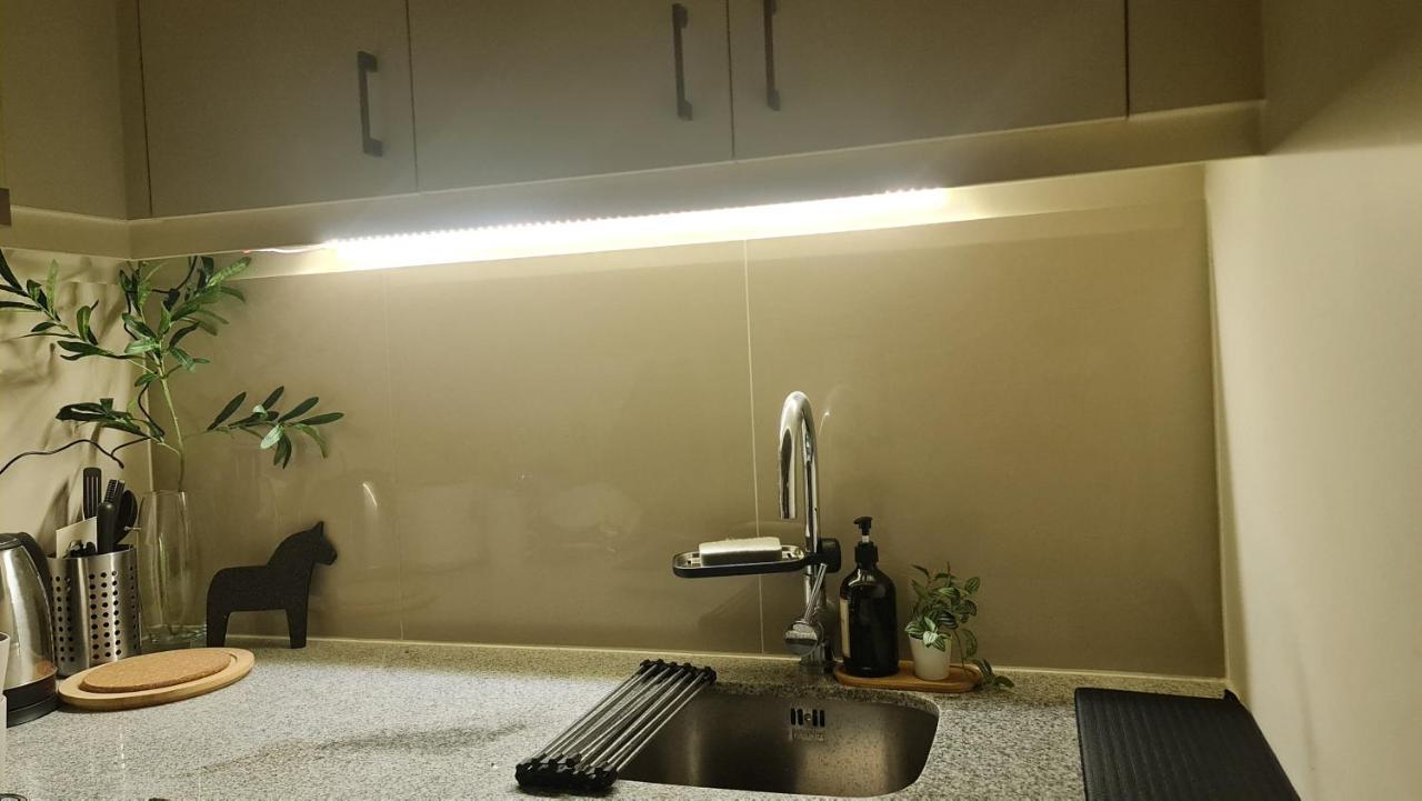 Luxe Bonifacio Global City Taguig Uptown Condo Hotel 1 Bedroom Suite Exterior photo